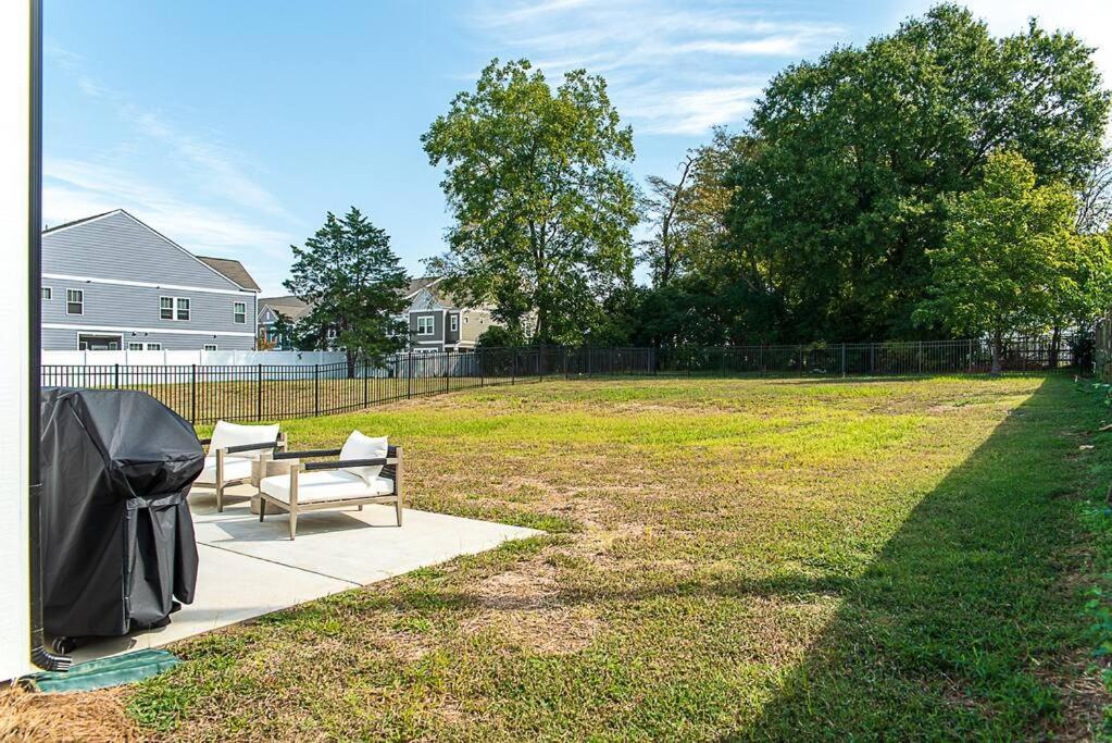 New! Lux. 4Br Home W/ Grill, Office & Huge Yard Charlotte Exterior photo